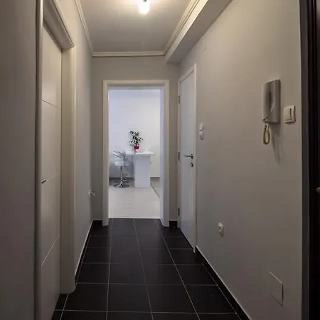 Ste-mi Apartment